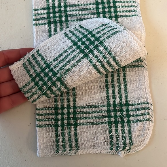 New, Never Been Used, Set of 2 Dish Cloths, Kitchen Set, Green, White, Checkered - Picture 2 of 4